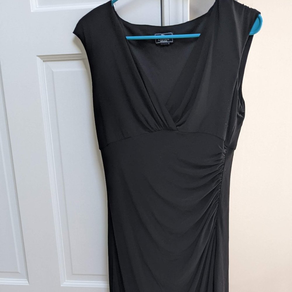 Macy's Cocktail dress in Black color, Sleeveless